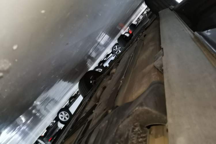 Used Volvo XC60 2021 T5 4x4 Smart Luxury Edition Left Side Sill
