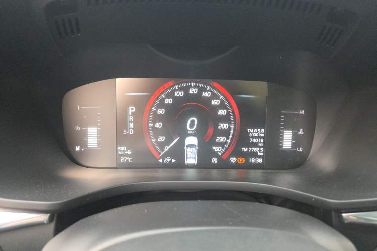 Used Volvo XC60 2021 T5 4x4 Smart Luxury Edition Odometer Close Up