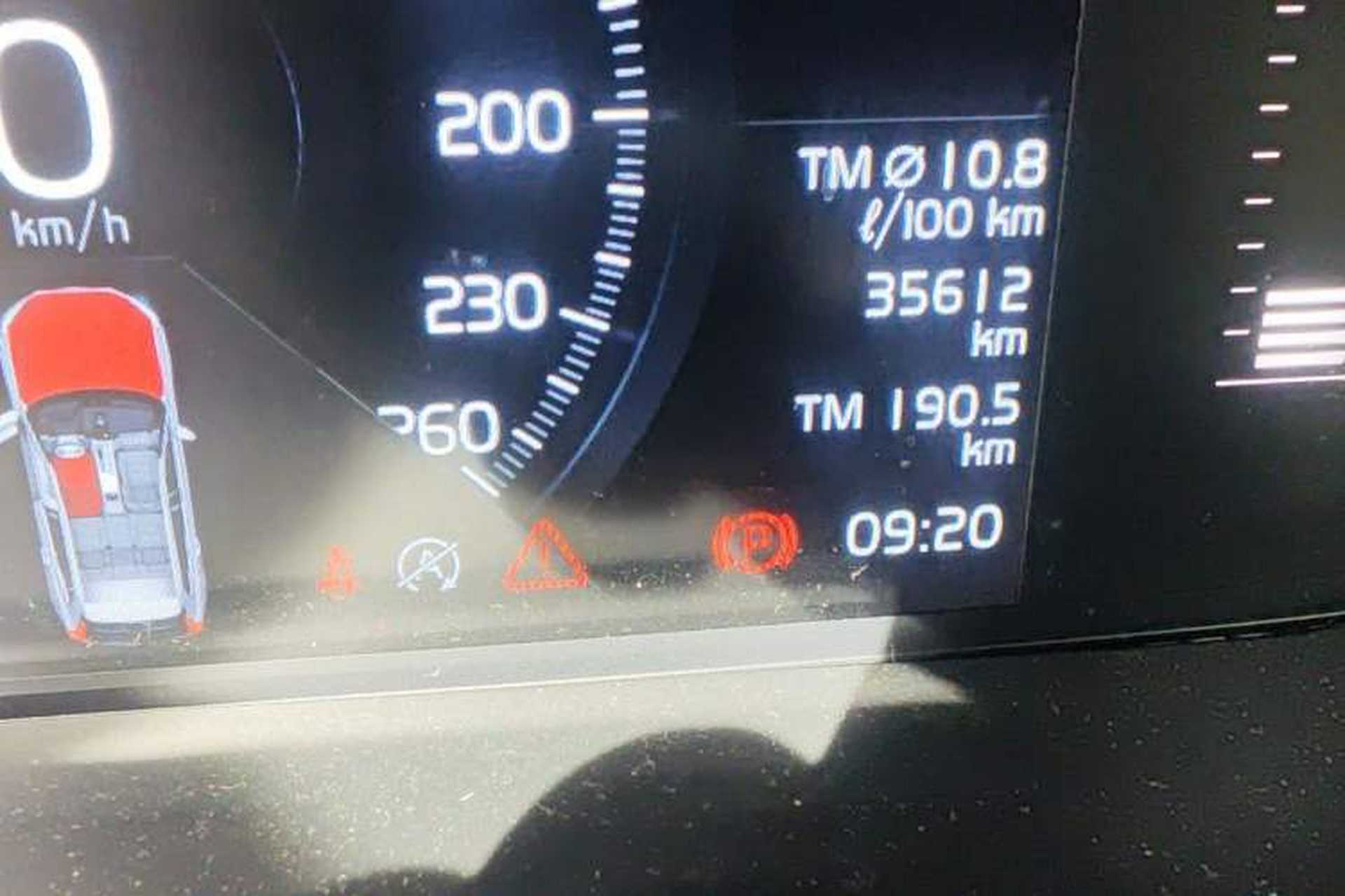 Used Volvo XC60 2021 T5 4x4 Smart Luxury Edition Odometer Close Up