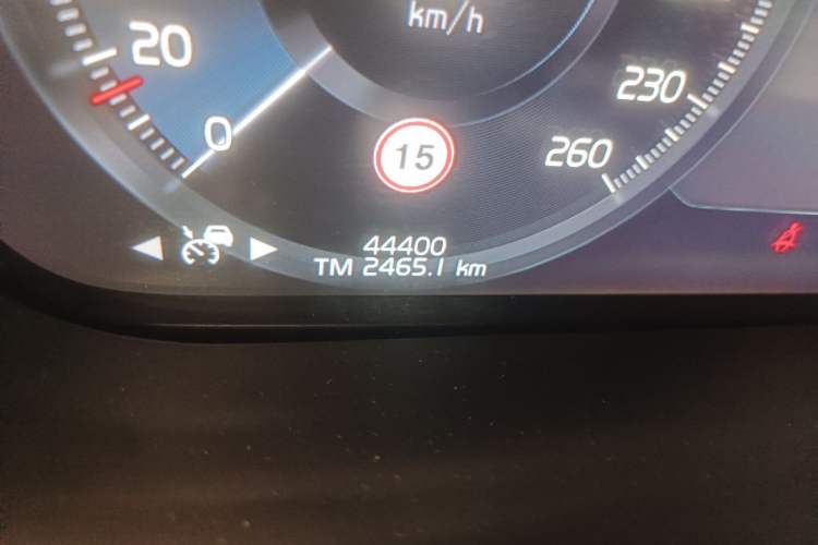 Used Volvo XC60 2021 T5 4x4 Smart Luxury Edition Odometer Close Up