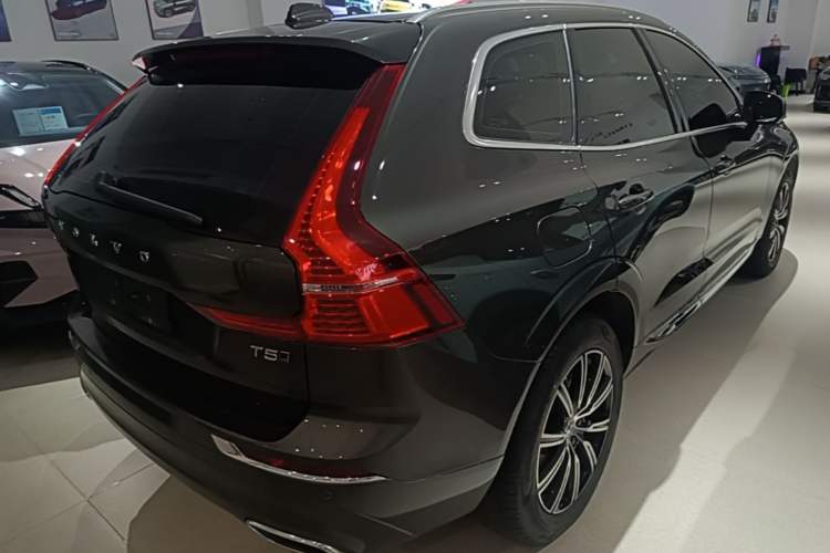 Used Volvo XC60 2021 T5 4x4 Zhiya Luxury Edition Rear Right 45 Deg