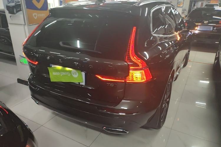 Used Volvo XC60 2021 T5 4x4 Smart Luxury Edition Rear Right 45 Deg