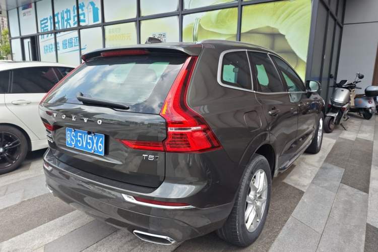 Used Volvo XC60 2021 T5 4x4 Smart Luxury Edition Rear Right 45 Deg