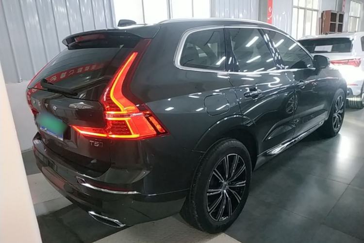 Used Volvo XC60 2021 T5 4x4 Zhiya Luxury Edition Rear Right 45 Deg