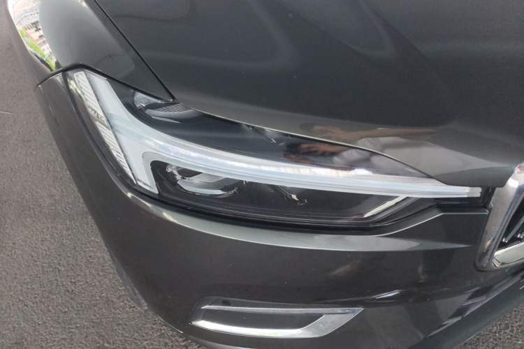 Used Volvo XC60 2021 T5 4x4 Smart Luxury Edition Right Front Headlight