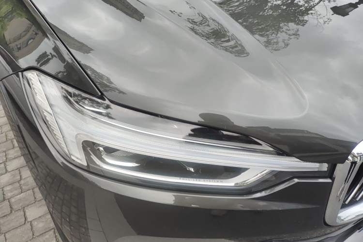 Used Volvo XC60 2021 T5 4x4 Smart Luxury Edition Right Front Headlight