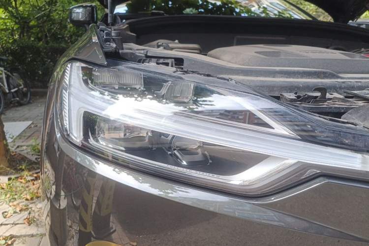 Used Volvo XC60 2021 T5 4x4 Smart Luxury Edition Right Front Headlight