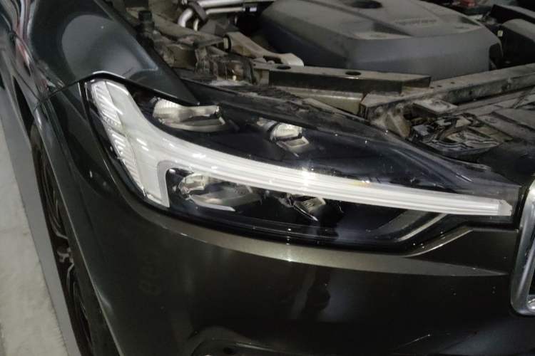 Used Volvo XC60 2021 T5 4x4 Smart Luxury Edition Right Front Headlight