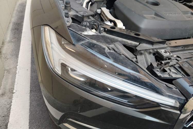 Used Volvo XC60 2021 T5 4x4 Smart Luxury Edition Right Front Headlight