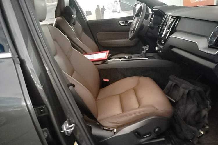 Used Volvo XC60 2021 T5 4x4 Smart Luxury Edition Right Front Seat