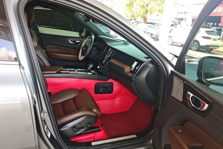 Used Volvo XC60 2021 T5 4x4 Smart Luxury Edition Right Front Seat
