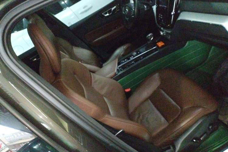 Used Volvo XC60 2021 T5 4x4 Smart Luxury Edition Right Front Seat