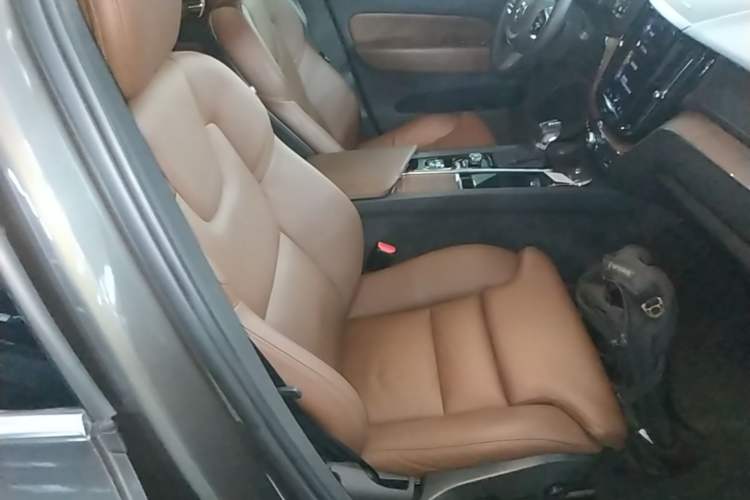 Used Volvo XC60 2021 T5 4x4 Zhiya Luxury Edition Right Front Seat