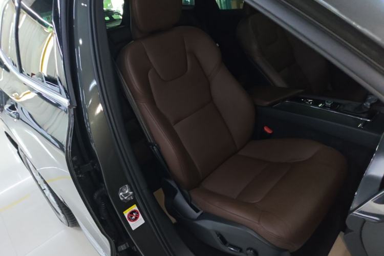 Used Volvo XC60 2021 T5 4x4 Smart Luxury Edition Right Front Seat