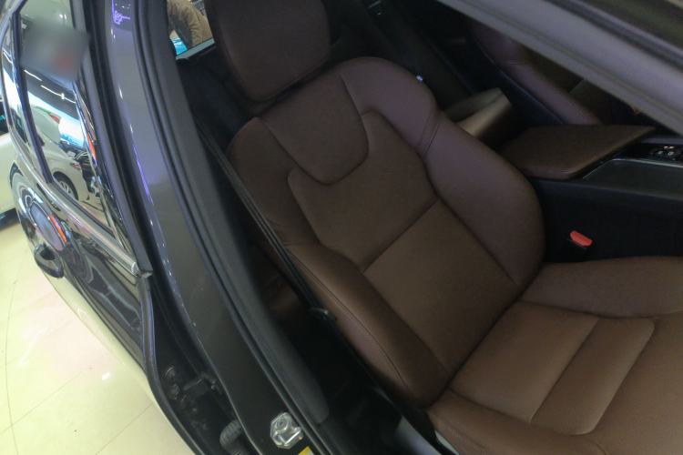 Used Volvo XC60 2021 T5 4x4 Smart Luxury Edition Right Front Seat
