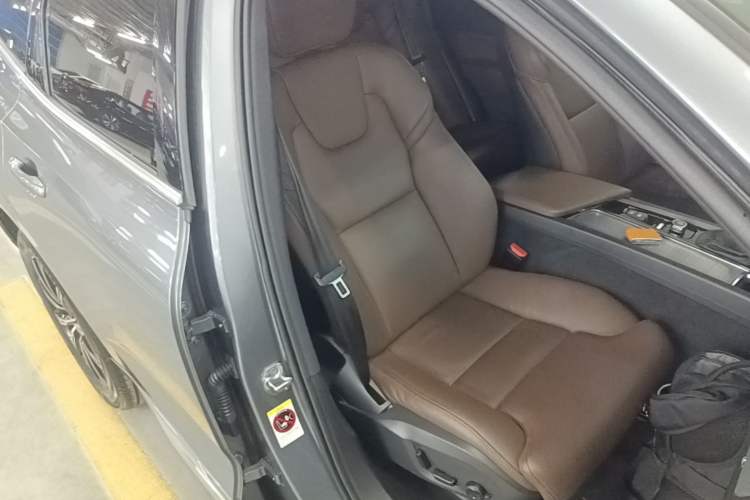Used Volvo XC60 2021 T5 4x4 Smart Luxury Edition Right Front Seat