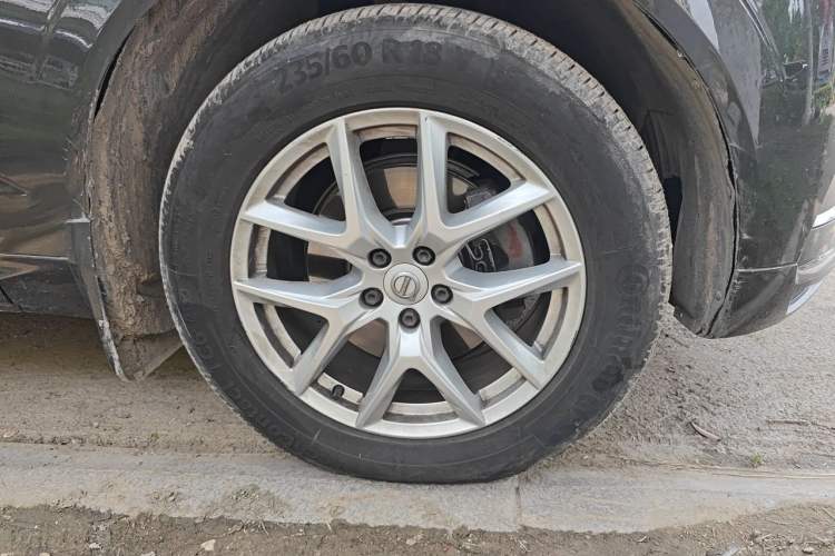 Used Volvo XC60 2021 T5 4x4 Smart Luxury Edition Right Front Wheel Hub