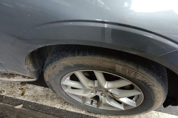 Used Volvo XC60 2021 T5 4x4 Smart Luxury Edition Right Front Wheel Hub