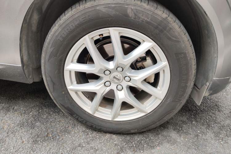 Used Volvo XC60 2021 T5 4x4 Smart Luxury Edition Right Front Wheel Hub