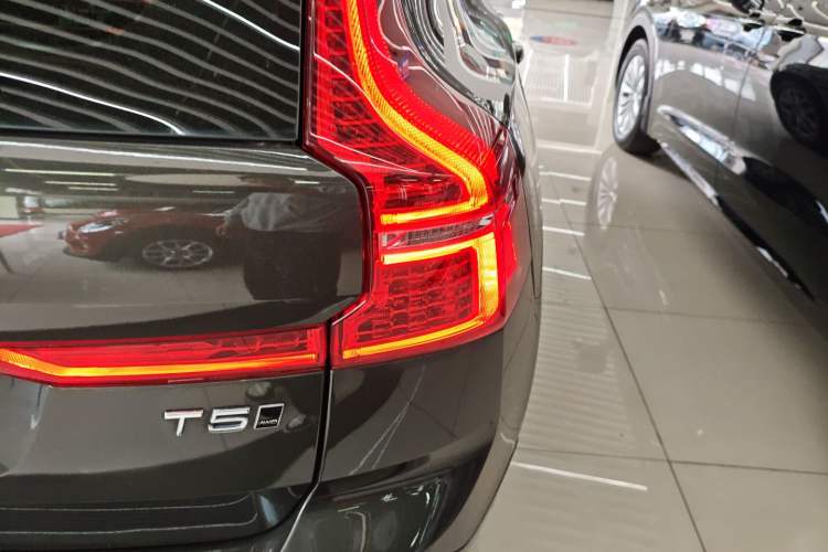 Used Volvo XC60 2021 T5 4x4 Smart Luxury Edition Right Rear Taillight