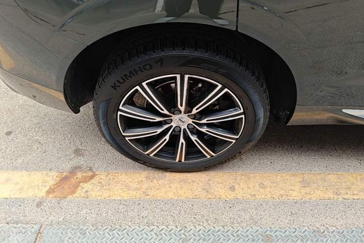 Used Volvo XC60 2021 T5 4x4 Smart Luxury Edition Right Rear Wheel Hub