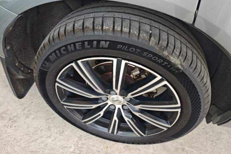 Used Volvo XC60 2021 T5 4x4 Smart Luxury Edition Right Rear Wheel Hub