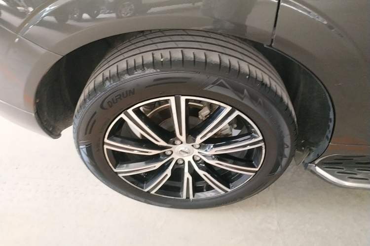Used Volvo XC60 2021 T5 4x4 Smart Luxury Edition Right Rear Wheel Hub