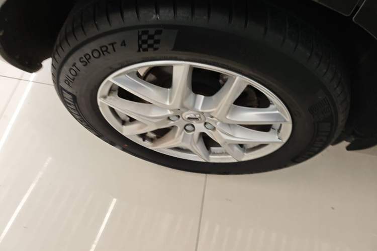 Used Volvo XC60 2021 T5 4x4 Smart Luxury Edition Right Rear Wheel Hub