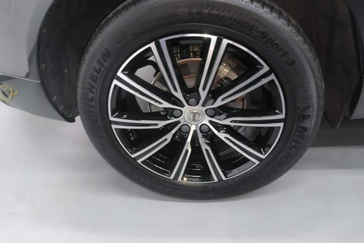 Used Volvo XC60 2021 T5 4x4 Smart Luxury Edition Right Rear Wheel Hub