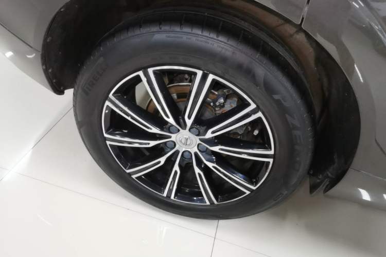 Used Volvo XC60 2021 T5 4x4 Smart Luxury Edition Right Rear Wheel Hub