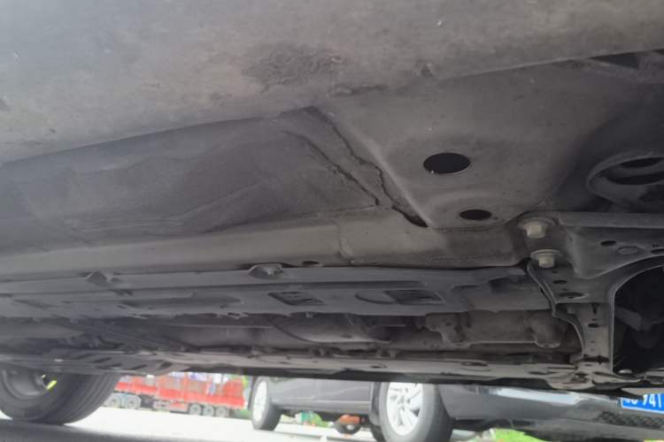 Used Volvo XC60 2021 T5 4x4 Smart Luxury Edition Right Side Sill