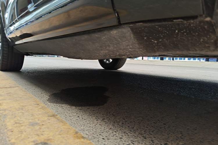 Used Volvo XC60 2021 T5 4x4 Smart Luxury Edition Right Side Sill