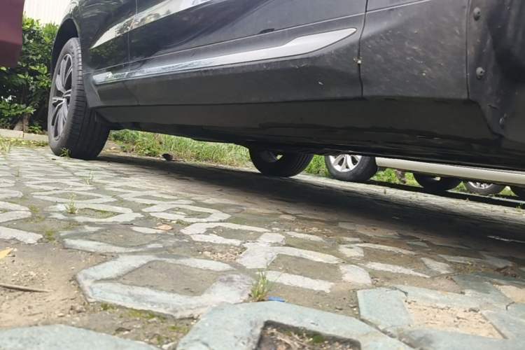 Used Volvo XC60 2021 T5 4x4 Smart Luxury Edition Right Side Sill