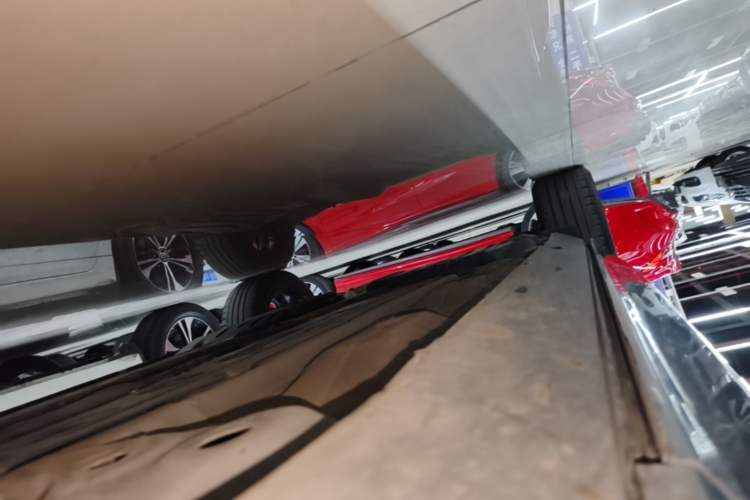 Used Volvo XC60 2021 T5 4x4 Smart Luxury Edition Right Side Sill