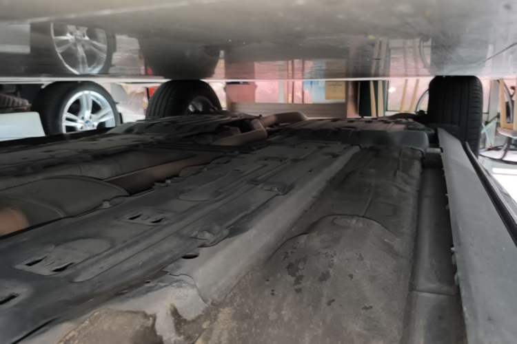 Used Volvo XC60 2021 T5 4x4 Smart Luxury Edition Right Side Sill