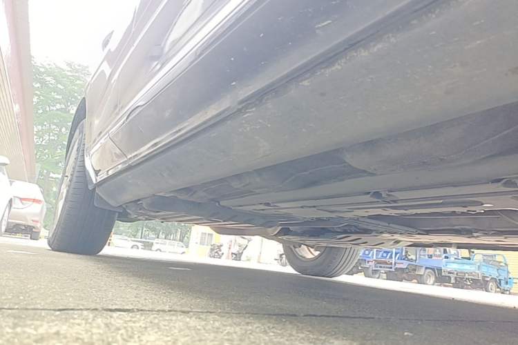 Used Volvo XC60 2021 T5 4x4 Smart Luxury Edition Right Side Sill