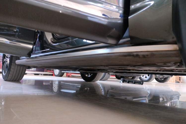 Used Volvo XC60 2021 T5 4x4 Smart Luxury Edition Right Side Sill