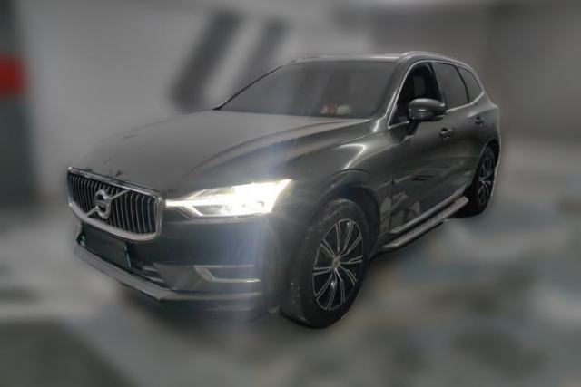 Ojetý Volvo XC60 2021 T5 4x4 Smart Luxury Edition
