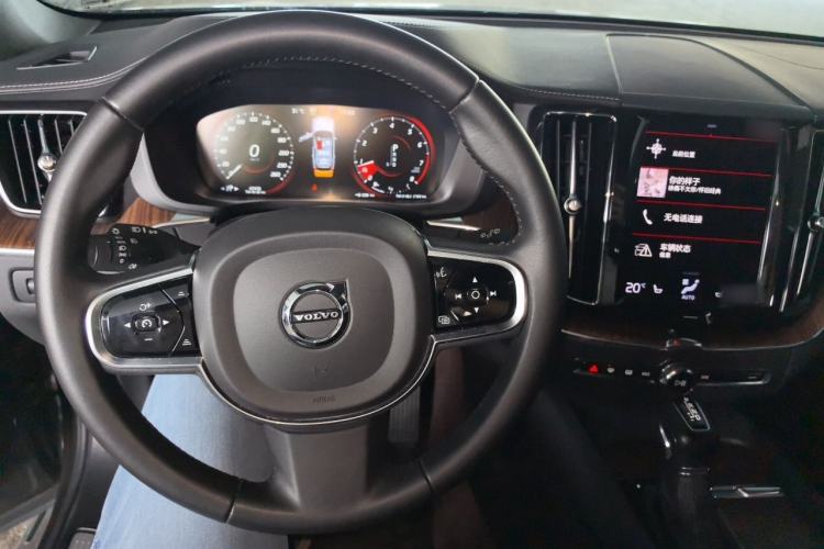 Used Volvo XC60 2021 T5 4x4 Smart Luxury Edition Steering Wheel
