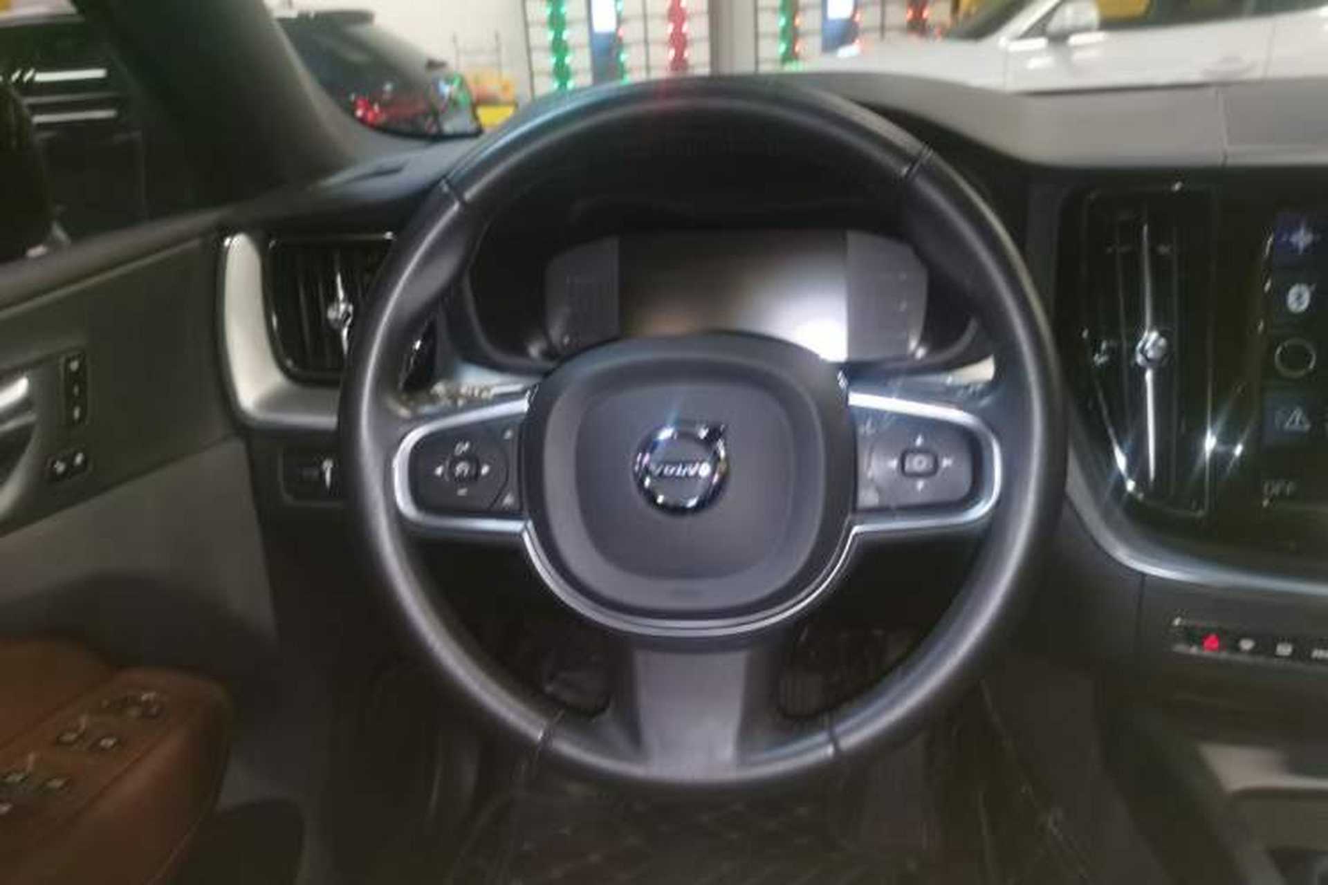 Used Volvo XC60 2021 T5 4x4 Smart Luxury Edition Steering Wheel