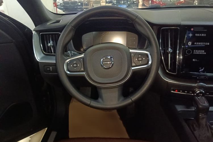 Used Volvo XC60 2021 T5 4x4 Smart Luxury Edition Steering Wheel