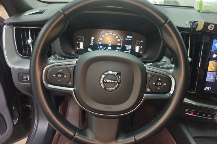 Used Volvo XC60 2021 T5 4x4 Smart Luxury Edition Steering Wheel
