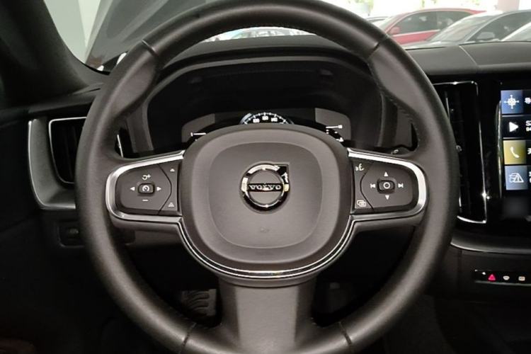 Used Volvo XC60 2021 T5 4x4 Smart Luxury Edition Steering Wheel