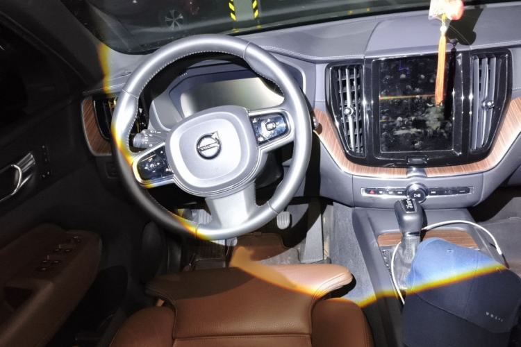 Used Volvo XC60 2021 T5 4x4 Smart Luxury Edition Steering Wheel