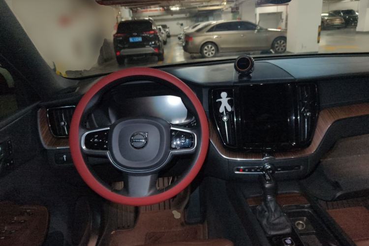 Used Volvo XC60 2021 T5 4x4 Smart Luxury Edition Steering Wheel