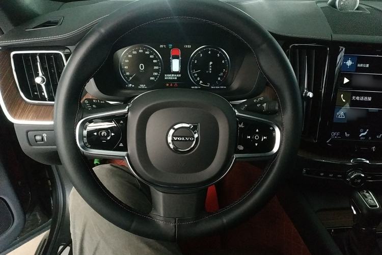 Used Volvo XC60 2021 T5 4x4 Smart Luxury Edition Steering Wheel