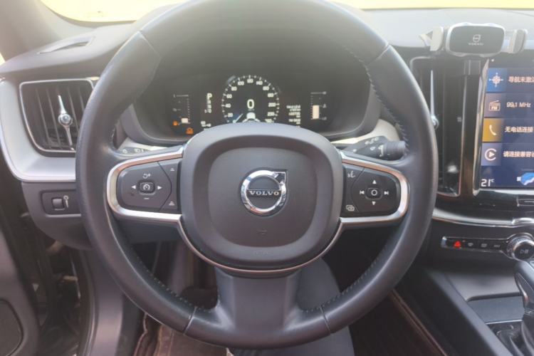 Used Volvo XC60 2021 T5 4x4 Smart Luxury Edition Steering Wheel