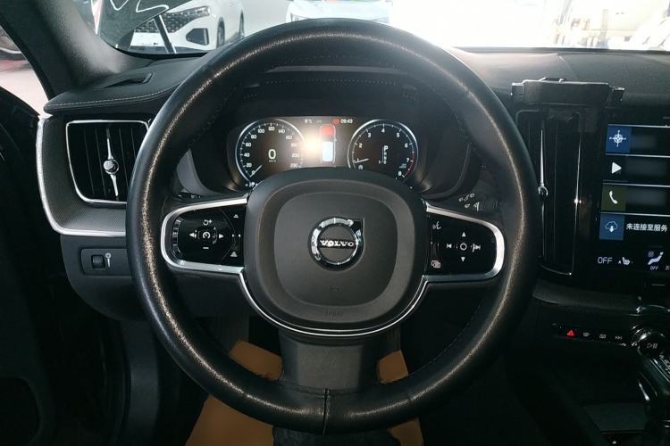 Used Volvo XC60 2021 T5 4x4 Smart Luxury Edition Steering Wheel