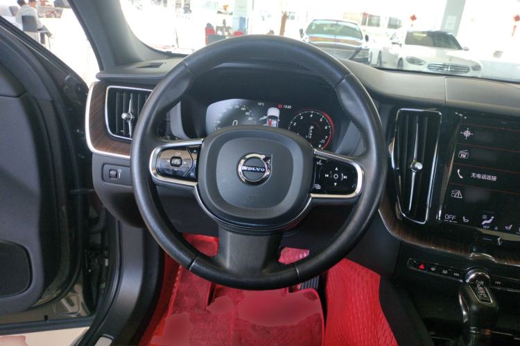 Used Volvo XC60 2021 T5 4x4 Smart Luxury Edition Steering Wheel