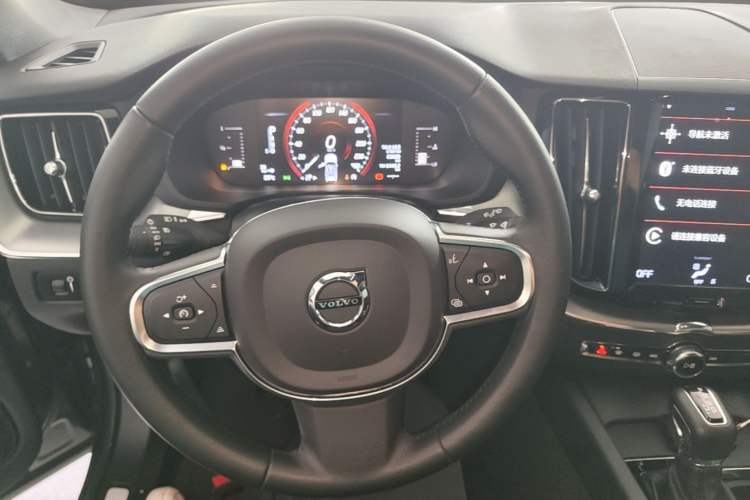 Used Volvo XC60 2021 T5 4x4 Smart Luxury Edition Steering Wheel